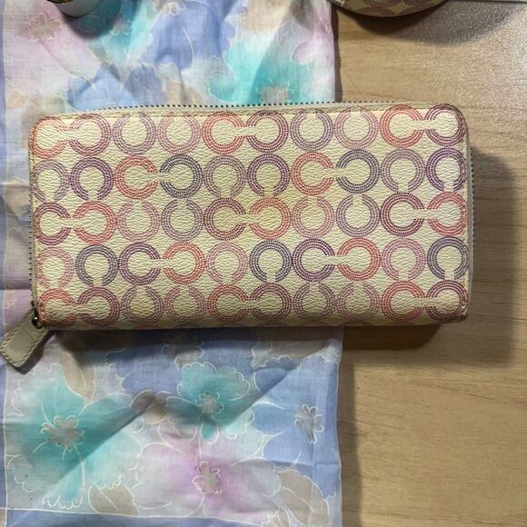 Coach Signature C Print Zip-Around Wallet - Pink & Purple - Picture 3 of 9